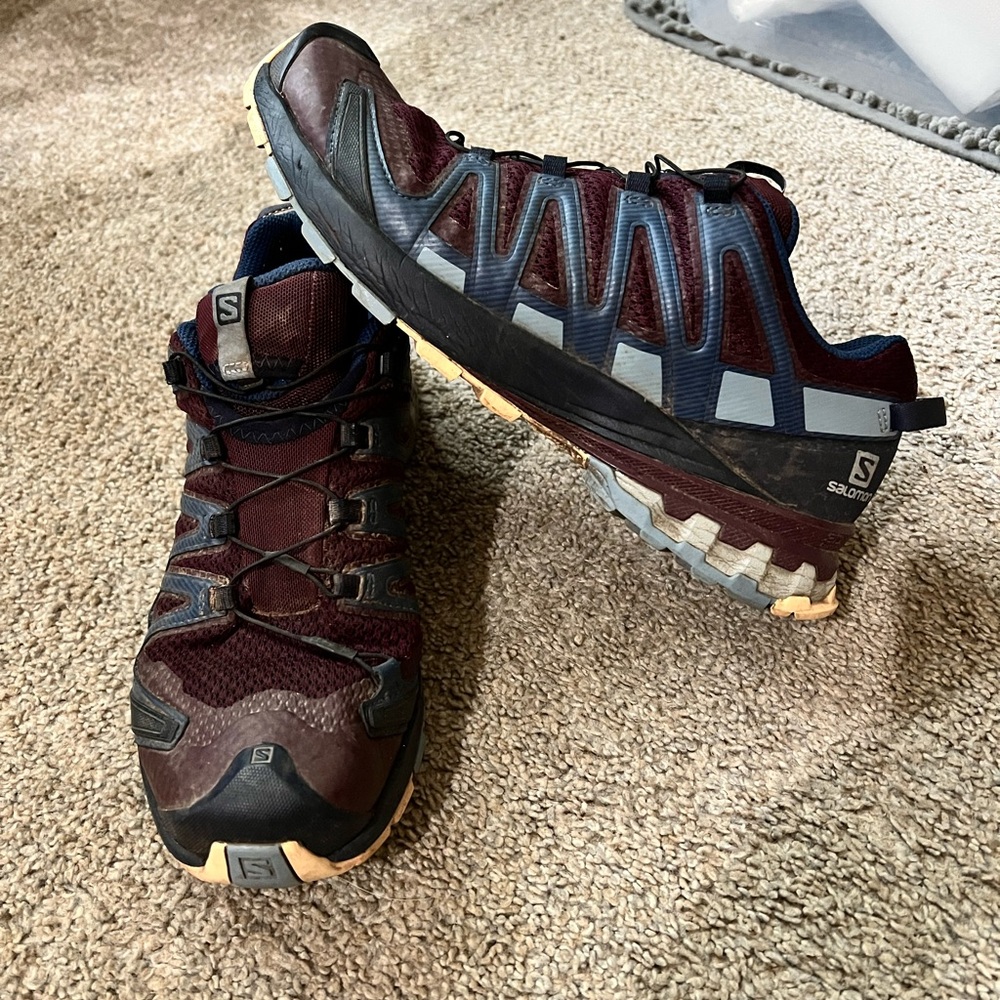 Salomon Women’s Hiking Shoe